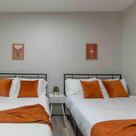 Pumpkin Premise By Airport, 5 Beds, Sleeps 8, Book 7 Days, Get 20 Percent Off Leilighet Newark Eksteriør bilde