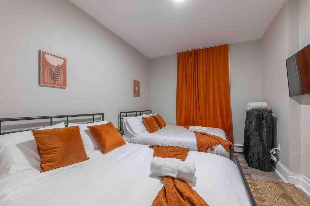 Pumpkin Premise By Airport, 5 Beds, Sleeps 8, Book 7 Days, Get 20 Percent Off Leilighet Newark Eksteriør bilde