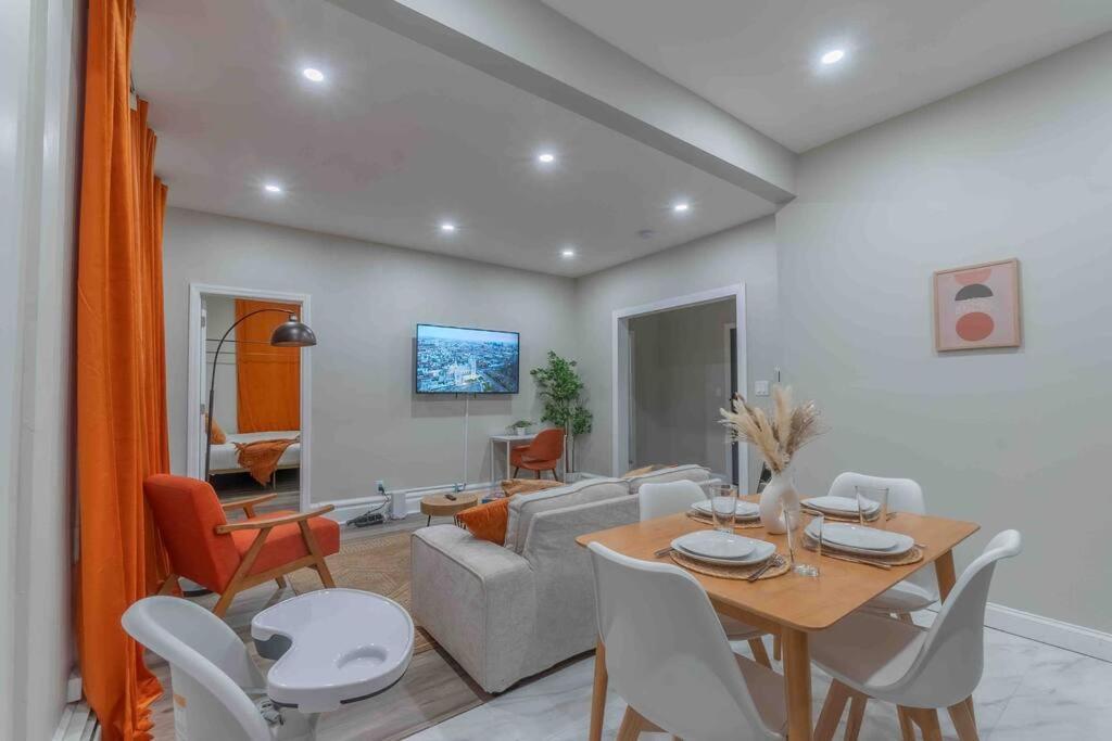 Pumpkin Premise By Airport, 5 Beds, Sleeps 8, Book 7 Days, Get 20 Percent Off Leilighet Newark Eksteriør bilde