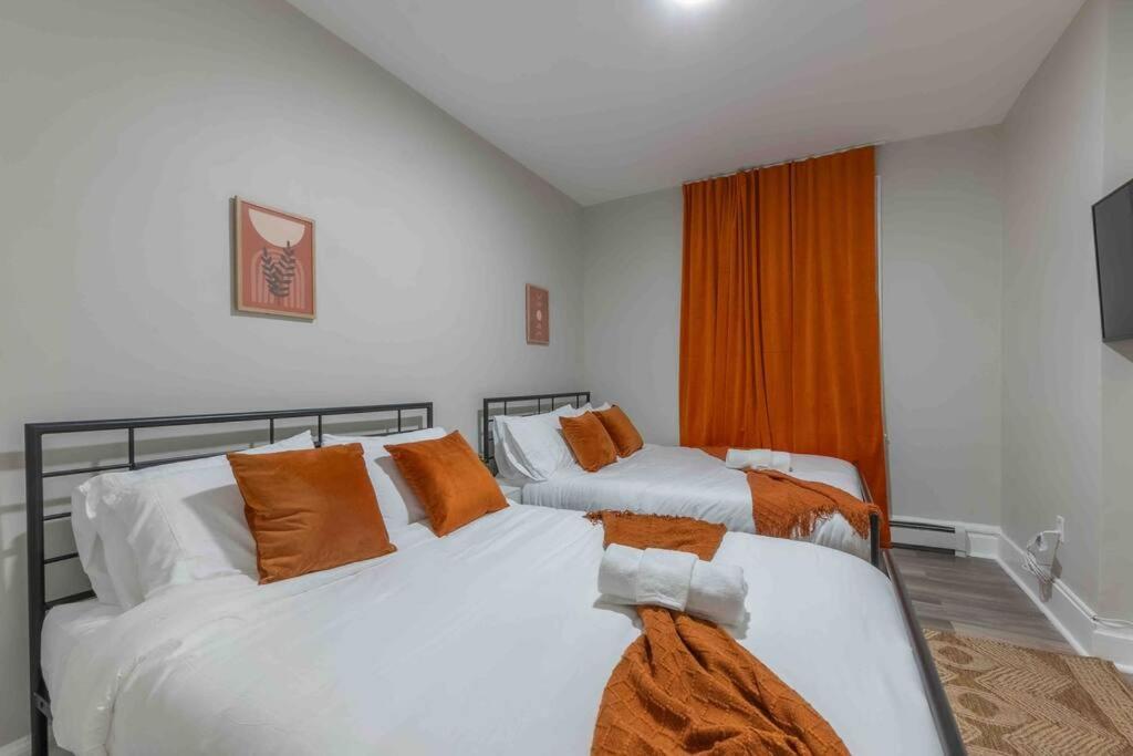 Pumpkin Premise By Airport, 5 Beds, Sleeps 8, Book 7 Days, Get 20 Percent Off Leilighet Newark Eksteriør bilde